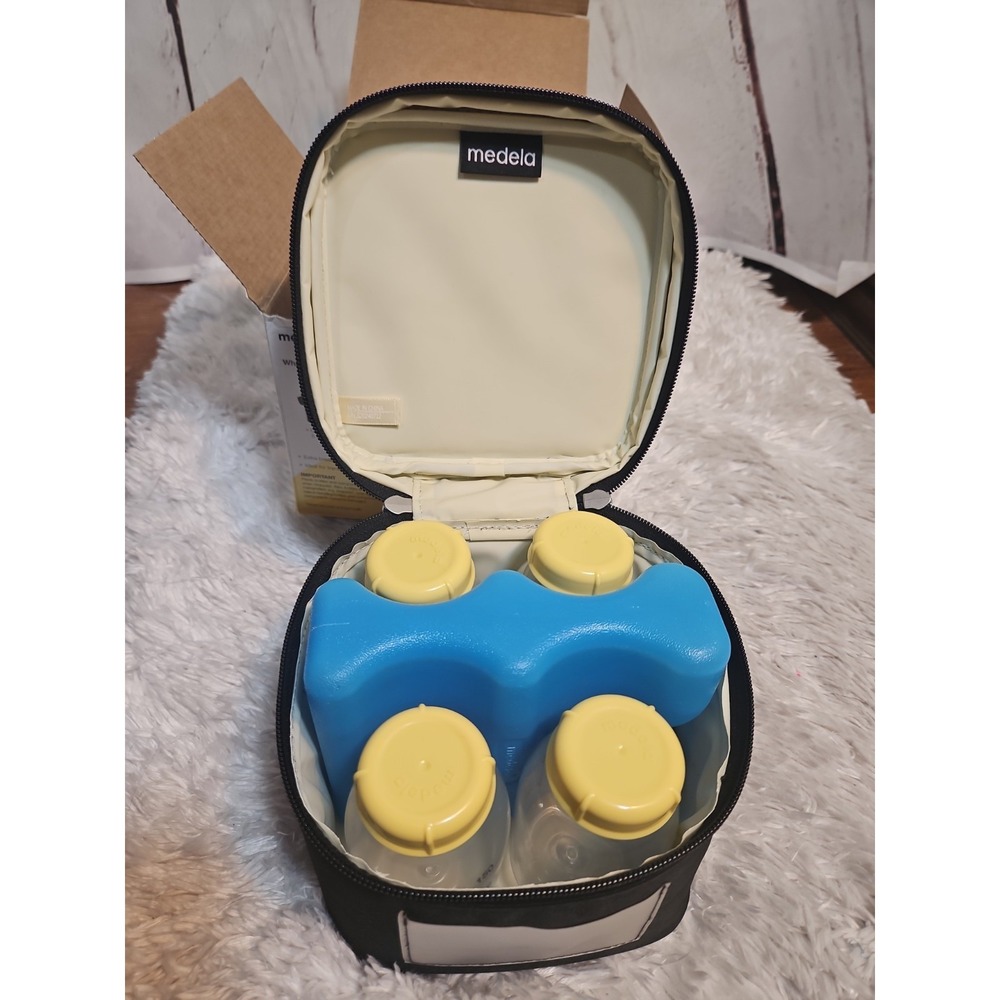 Medela‎ Breast Milk Cooler Bag Set (1) cooler bag; (1) ice pack; (4) 5oz Bottles